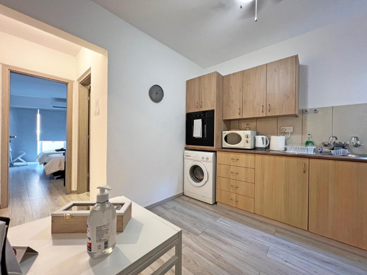Albert'S Apartment Center 101 Larnaca Exterior photo